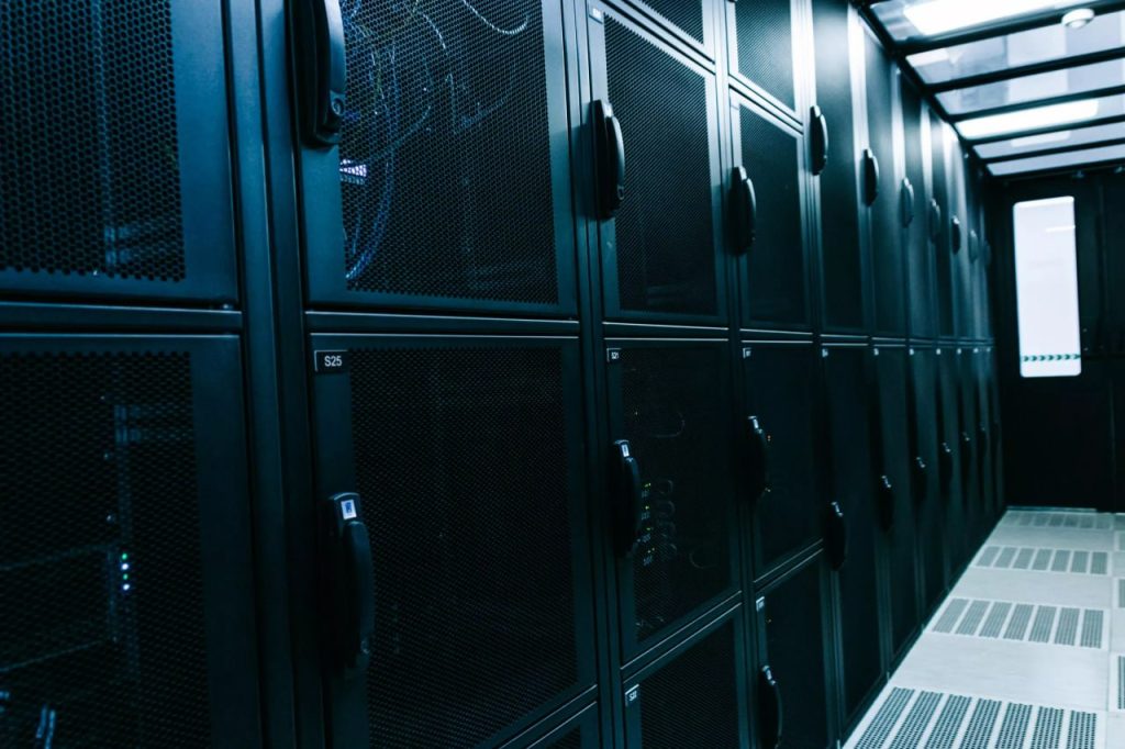 As tecnologias avançadas que a UltaHost utilizou em seus Data Centers na Alemanha garantem um tempo de atividade perfeito e uma conectividade de alta velocidade.